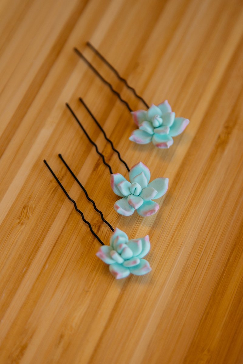 Blue succulent hairpin is plant wedding headpiece. Plant wedding hair clip - เครื่องประดับผม - ดินเหนียว สีเขียว