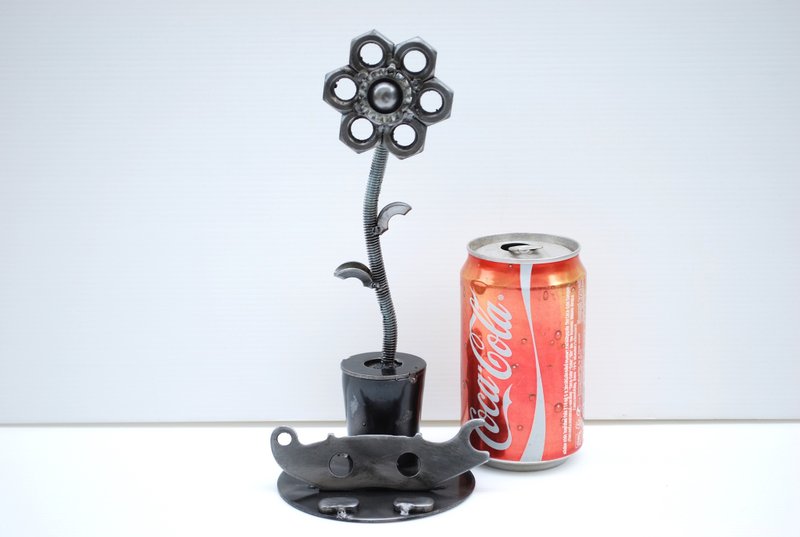 Business card holder scarp metal sculpture, Cool Birthday Gift, Anniversary gift - 擺飾/家飾品 - 其他金屬 