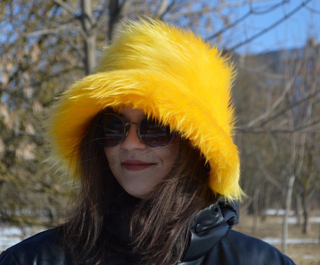 bright yellow hat