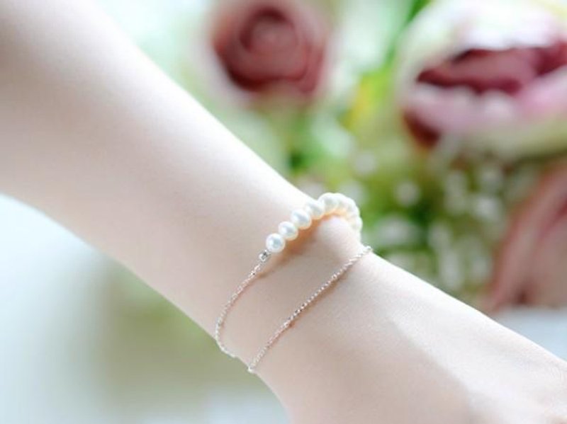 Freshwater pearl double ball chain bracelet June birthstone - สร้อยข้อมือ - โลหะ ขาว