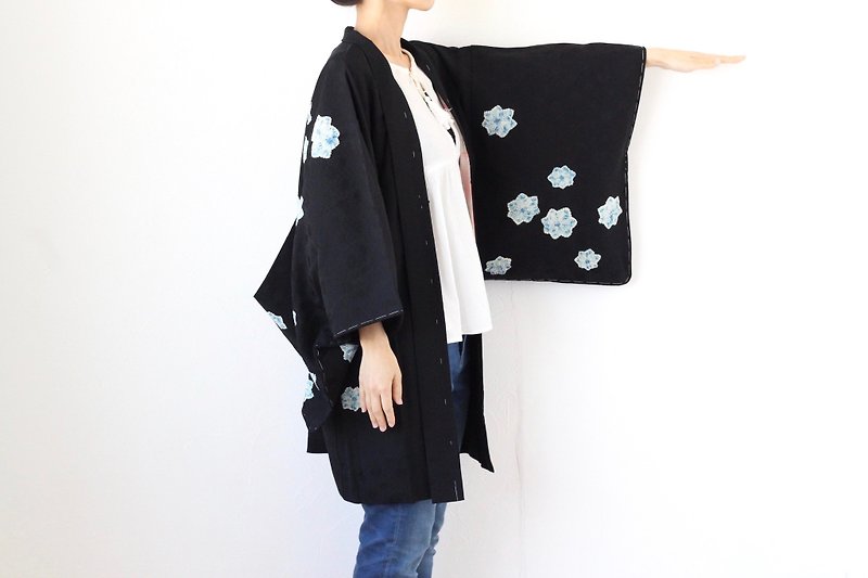 black Shibori kimono, tie dye kimono, Haori, black robe /4055 - เสื้อแจ็คเก็ต - ผ้าไหม สีดำ