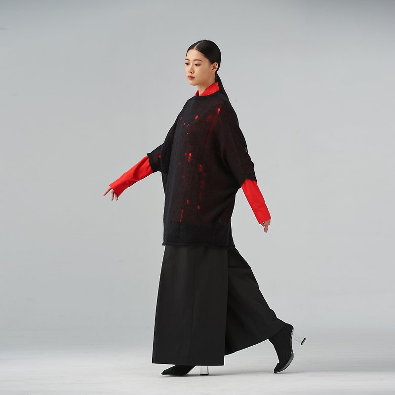 Black mohair destoried sweater - สเวตเตอร์ผู้หญิง - ผ้าฝ้าย/ผ้าลินิน สีดำ
