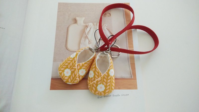 蛋黃花結婚禮物 好孕鞋 - 鑰匙圈/鑰匙包 - 其他材質 橘色