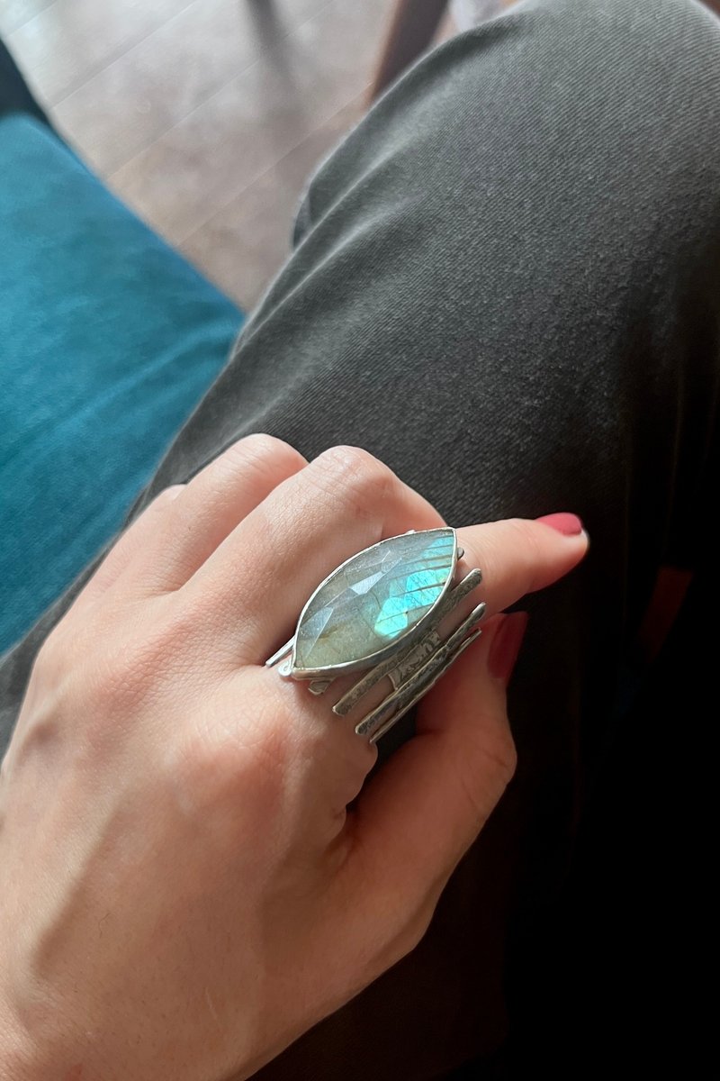 一点物 ラブラドライト グラディエーターリング フリーサイズ シルバー925 大ぶりリング - リング・指輪 - スターリングシルバー シルバー