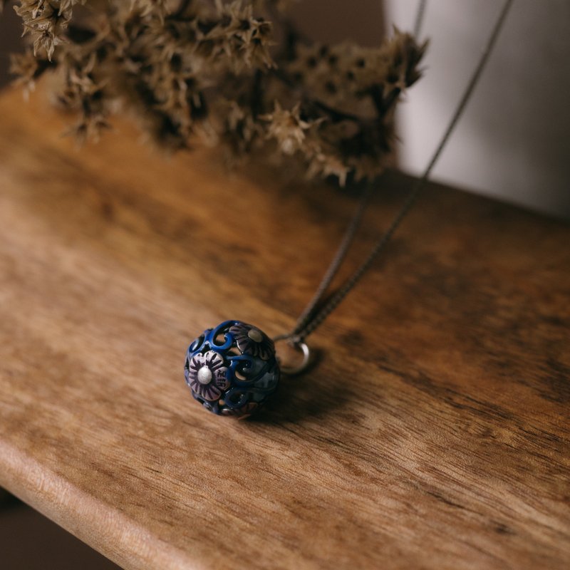 925 sterling silver cloisonné flower ball necklace retro flower ball cloisonné jewelry necklace Valentine's Day gift box - Necklaces - Sterling Silver Blue