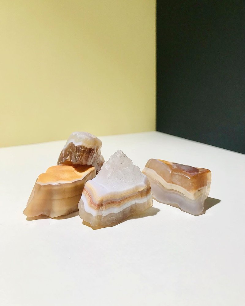 Layers of silk agate rough / single - อื่นๆ - หิน หลากหลายสี