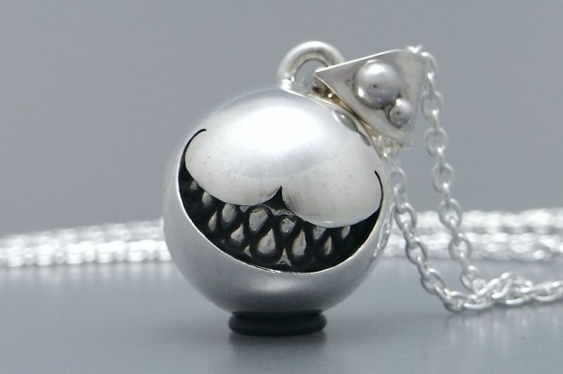 Cheshire Cat smile ball pendant LL (s_m-P.44) ( 微笑 貓 猫 銀 爱丽丝梦游仙境 ) - 項鍊 - 純銀 銀色
