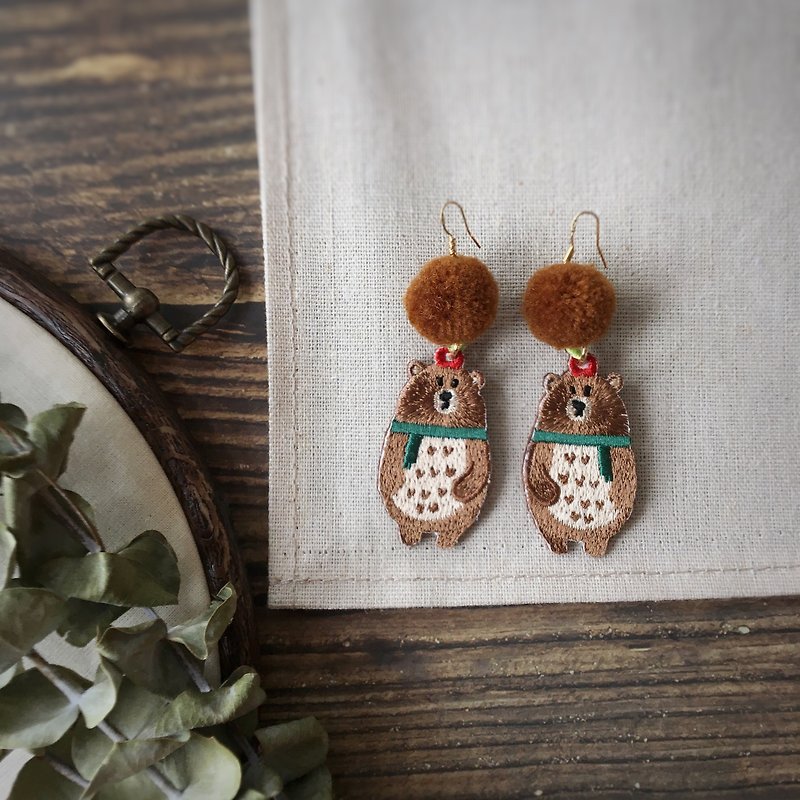 Embroidery earrings |   Mr. Bear and Mrs.Bear | Littdlework - ต่างหู - งานปัก หลากหลายสี