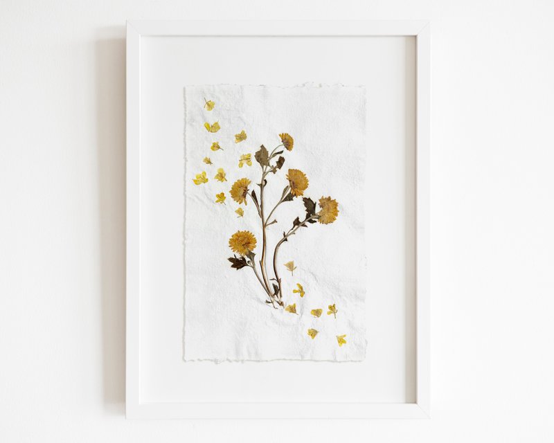 Yellow mini pressed flower and chrysanthemums green plant artwork Handmade paper - 海報/掛畫/掛布 - 紙 黃色
