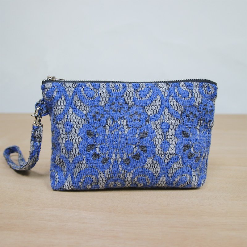 Hand storage bag-peacock round dance - Clutch Bags - Polyester Blue