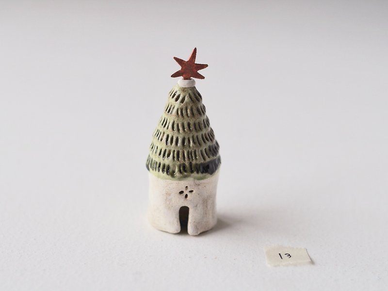 ring holder blue roof house with a star - Items for Display - Pottery Blue