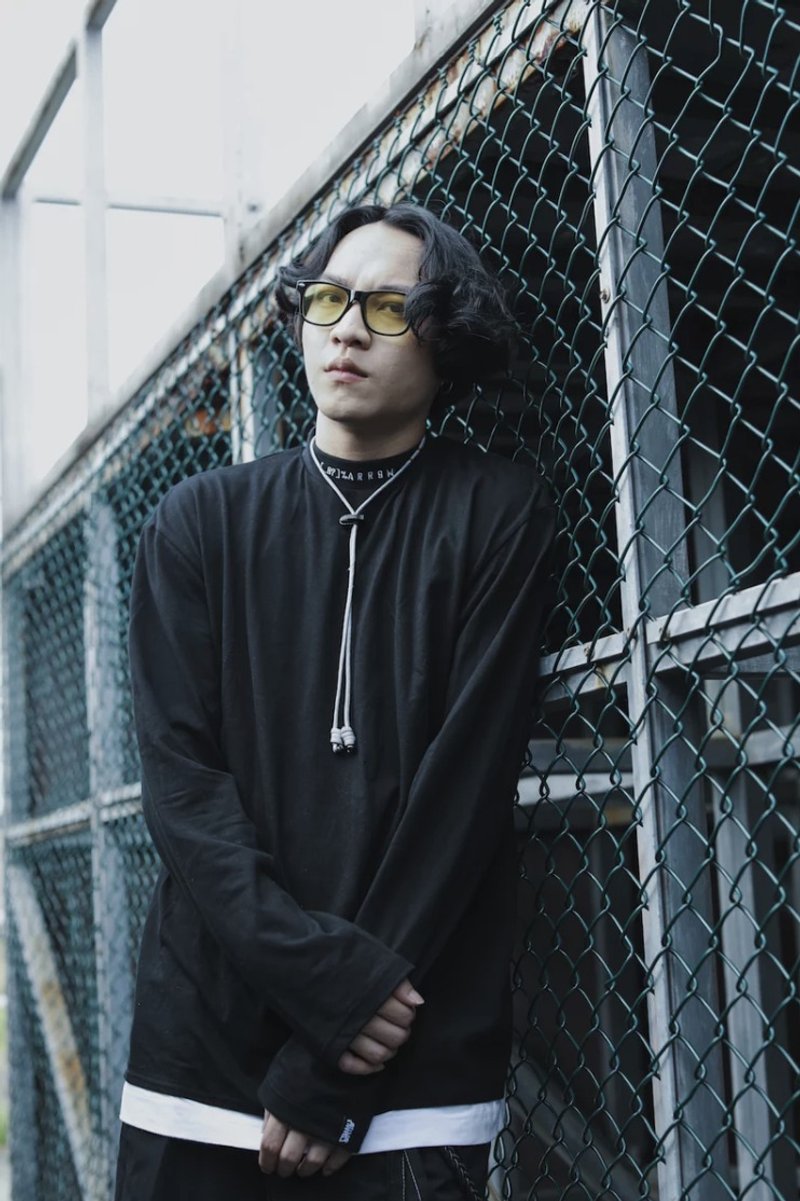 .67ARROW HI-END LONG-SLEEVE TEE_高冷刺繡薄長T 長袖 黑色 - 男 T 恤 - 棉．麻 黑色
