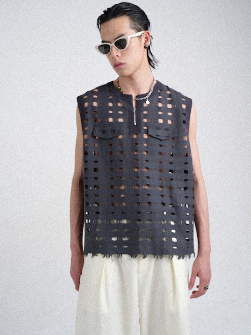 ASTAROTH Grey vest hollow out design - เสื้อกั๊กผู้ชาย - ขนแกะ สีเทา