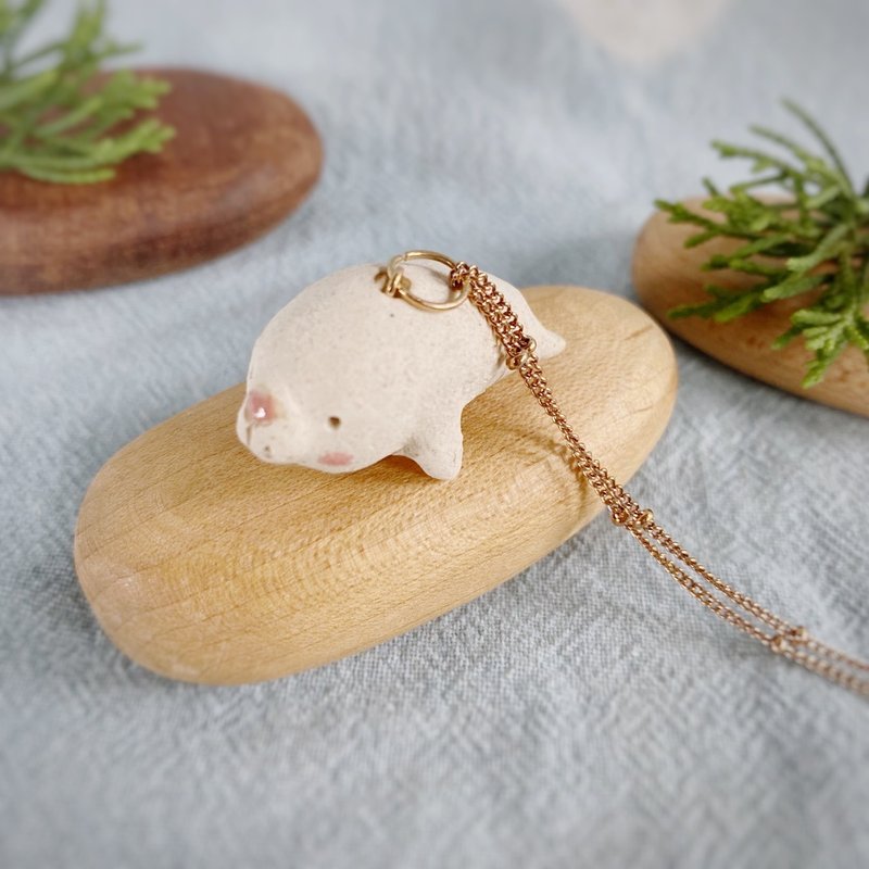 little seal / ceramic necklace - 項鍊 - 陶 白色