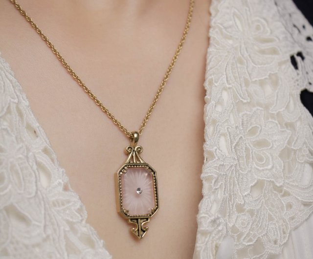 American Avon brand antique 1977 Frostlights matte pink
