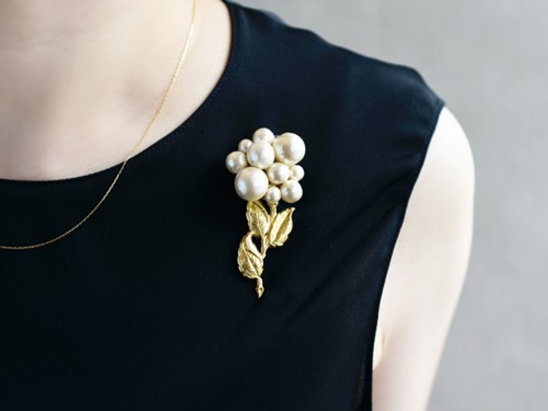 [Brooch] Cotton pearl single flower, small - เข็มกลัด - โลหะ สีทอง