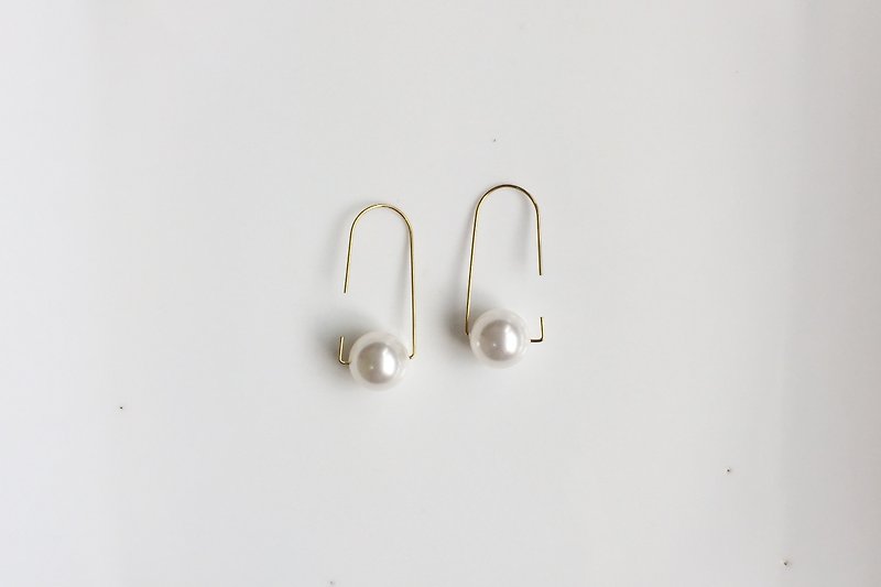Hook pearl shape earrings - Earrings & Clip-ons - Other Metals White