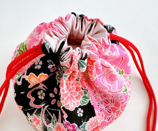 Chirimen Japanese pattern drawstring bag set, Momo Kuro