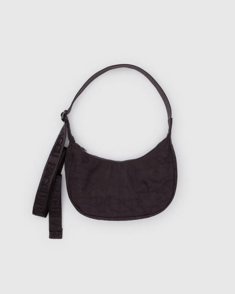 BAGGU - 回收尼龍斜背月亮包 - Small - 巧克力深酒紅 - 側背包/斜背包 - 防水材質 紅色
