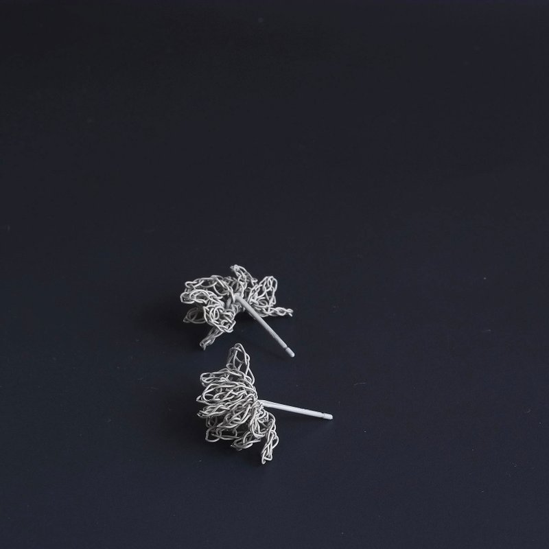 Mai(S) Earrings - 耳環/耳夾/耳骨夾 - 其他金屬 灰色