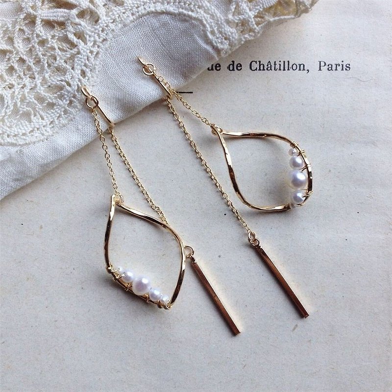 14 kgf distorted leaf x freshwater pearl American earrings non nonhole earrings / ears - Earrings & Clip-ons - Gemstone Gold