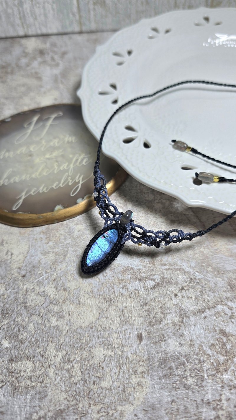 L147 Labradorite macrame Necklace - สร้อยคอ - วัสดุอื่นๆ หลากหลายสี