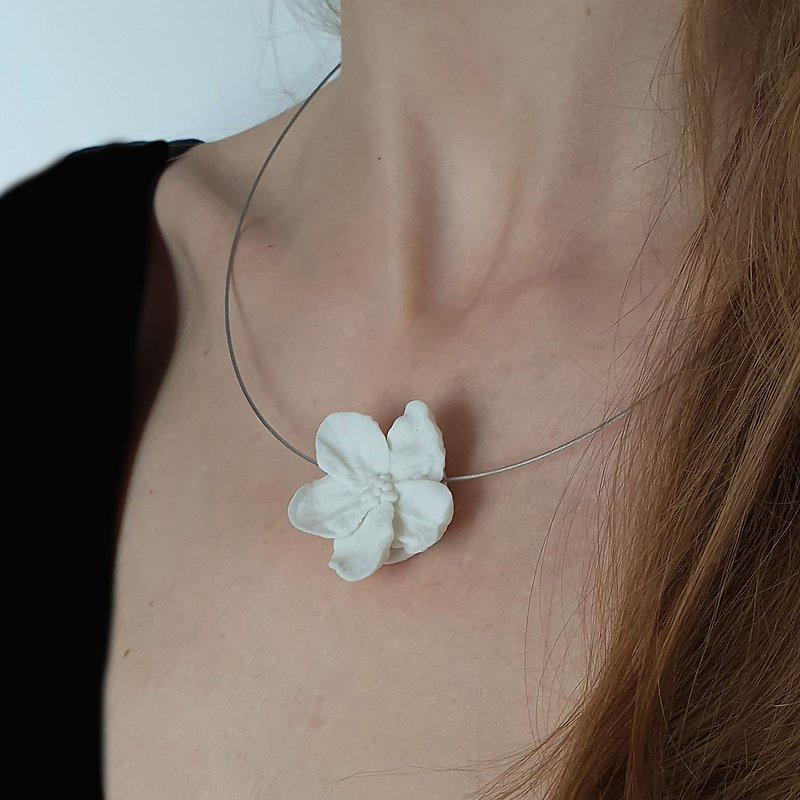 Handmade necklace, handmade,necklace white flower, Wedding Pendant porcelain - Necklaces - Pottery White