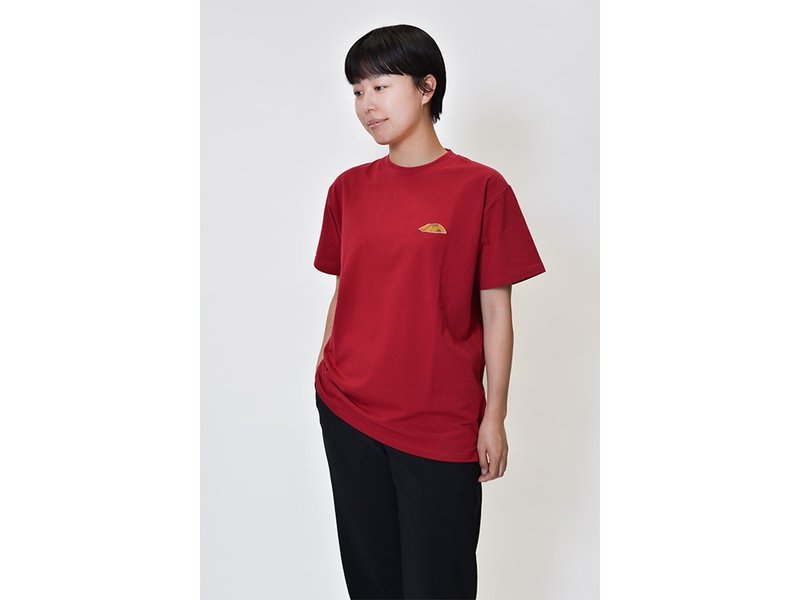 Amenity Dome Wappen T恤 紅色 - 女 T 恤 - 棉．麻 紅色