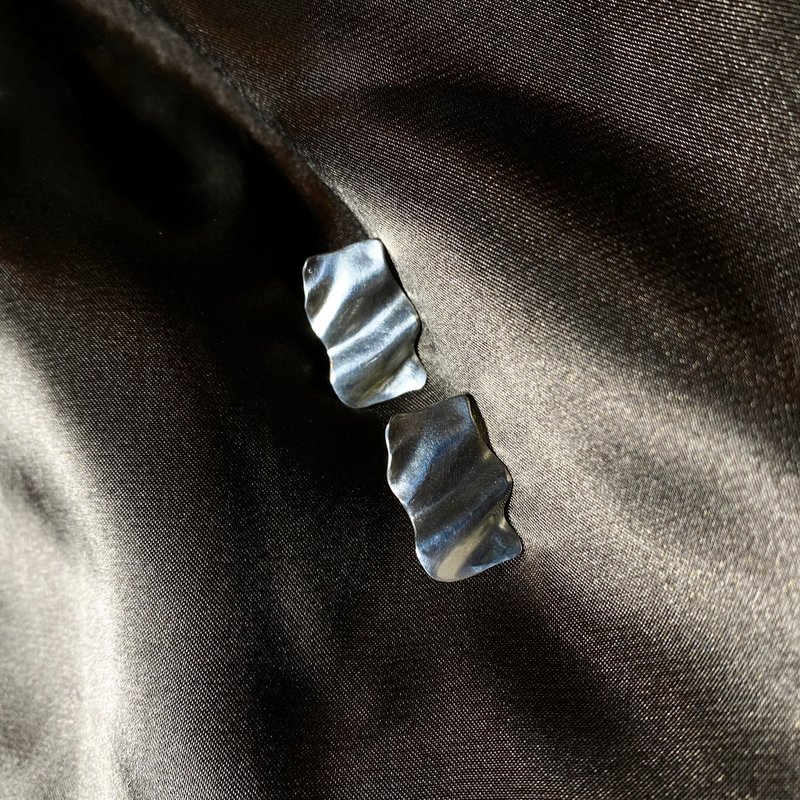 Flow - 流 寬版耳環(素面) Flow Board earring (plain) - 耳環/耳夾/耳骨夾 - 純銀 銀色