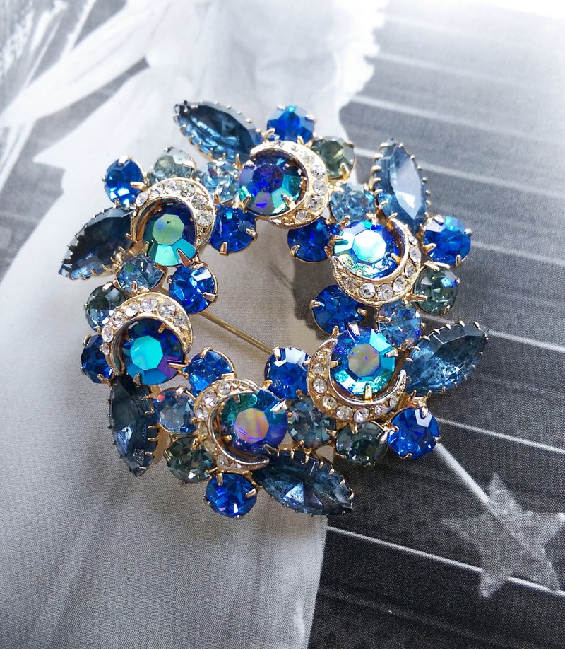 Vintage Jewelry 西洋古董飾品 立體 藍月 繁複 環圈  別針 - 胸針 - 其他金屬 金色