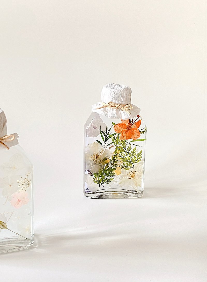 Simplicity | Small, fresh, elegant and simple floating flowers custom-made customized gifts - ของวางตกแต่ง - พืช/ดอกไม้ สีส้ม