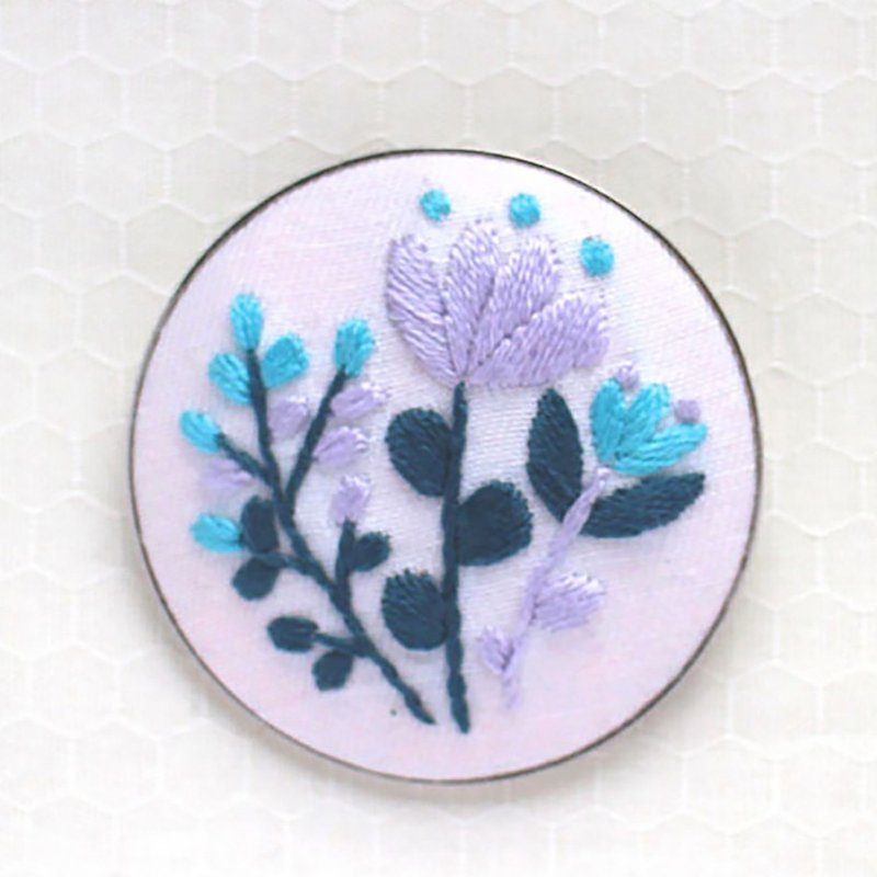 Blue bouquet  - Embroidery Brooch Kit - Knitting, Embroidery, Felted Wool & Sewing - Thread Purple