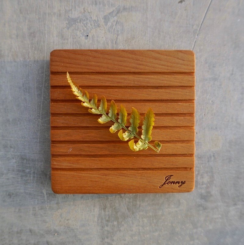 Line handmade log coaster-free lettering on Taiwan cypress | Comes with a Christmas card - Coasters - Wood Yellow