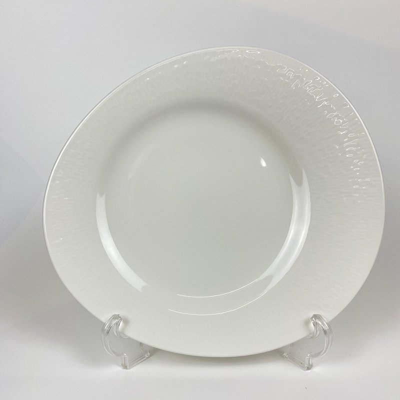 【Narumi】Oval Plate主廚系列骨瓷蛋型28cm主餐盤 - 盤子/餐盤/盤架 - 陶 白色