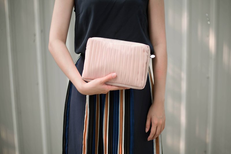 vingt six quartz pink square bag (shoulder bag. cross-body bag) - กระเป๋าแมสเซนเจอร์ - เส้นใยสังเคราะห์ สึชมพู