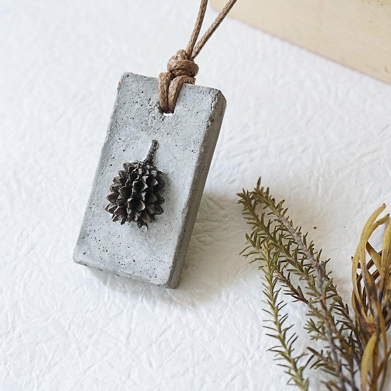 Cement with natural plant fruit necklace - UPCYCLING, Eco - สร้อยติดคอ - ปูน สีเทา