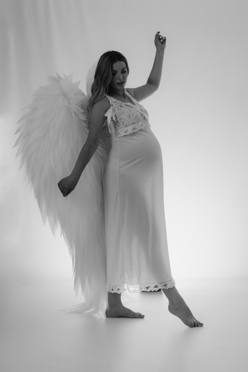 White angel wings for pregnant women - ของวางตกแต่ง - วัสดุอื่นๆ 