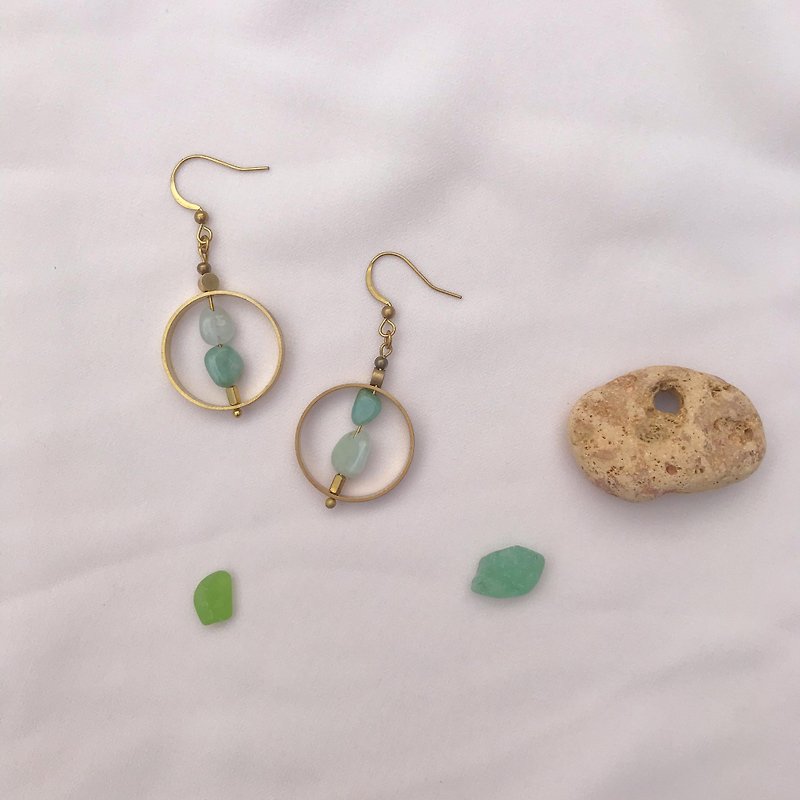 Green dialogue / natural stone earrings / jade - ต่างหู - หยก สีเขียว