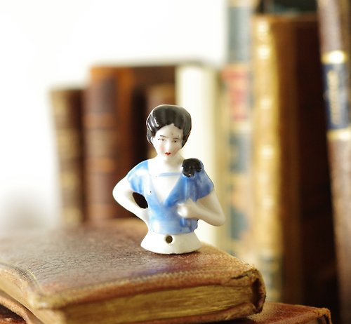 金銀寶貝 古董澳洲購入之陶瓷半身娃娃擺飾 W756