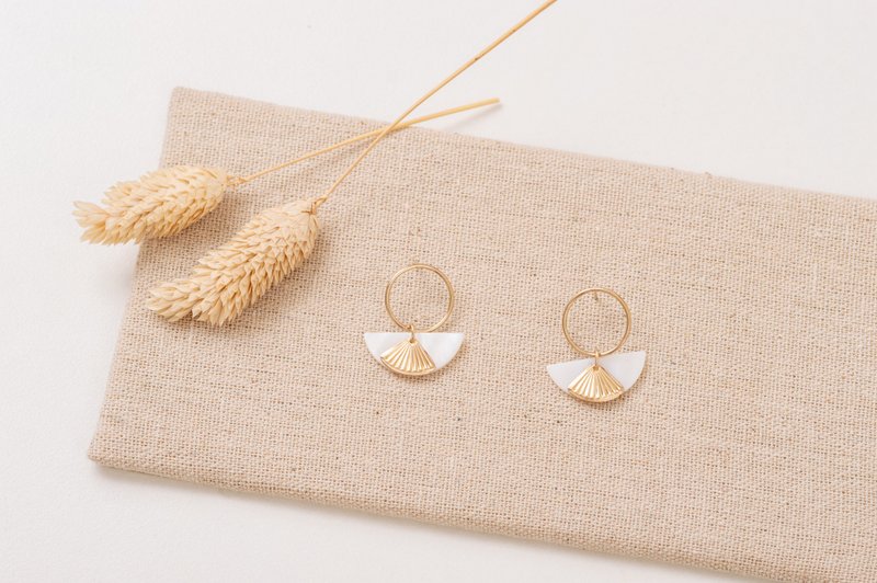 TAHITI_EARRINGS_GOLD FILLED_WHITE_NACRE - Earrings & Clip-ons - Other Metals Gold