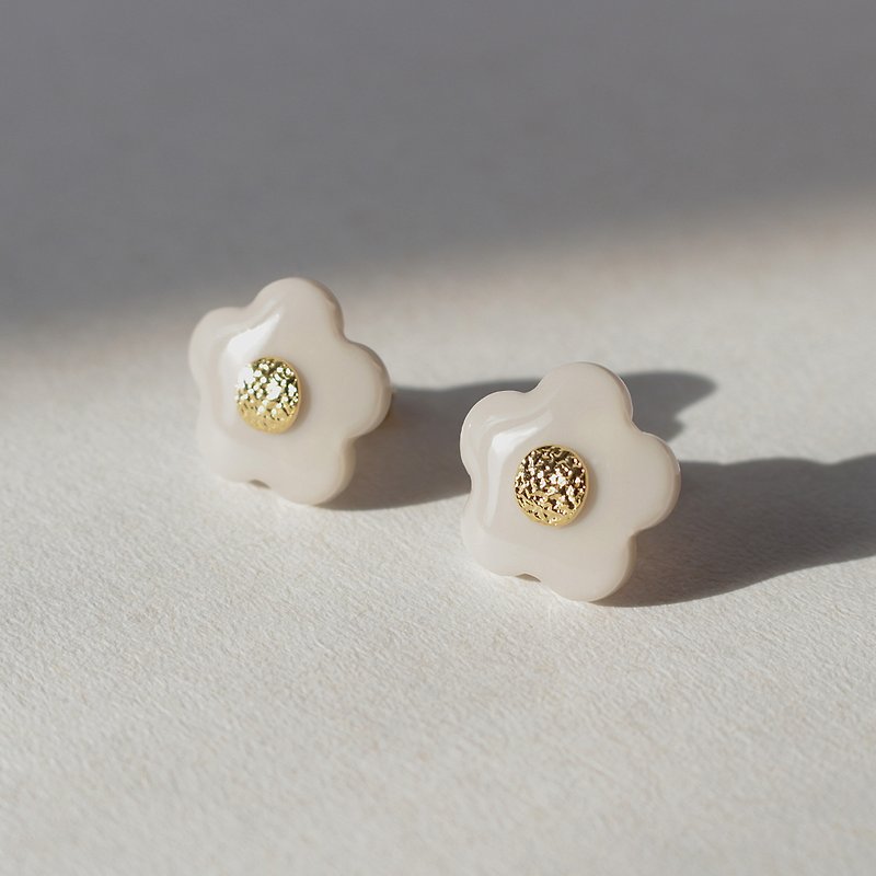 Simple Flower (White) Earrings / Clip-On - Earrings & Clip-ons - Plastic White