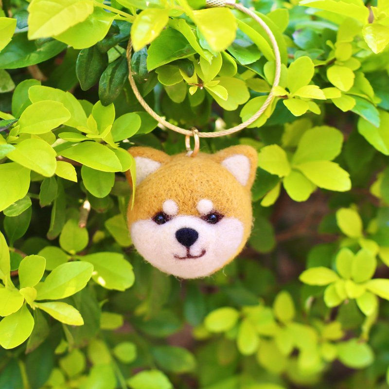 聯名商品 柴之助/廢物人生 羊毛氈柴犬吊飾 鑰匙圈 - 吊飾/掛飾 - 羊毛 
