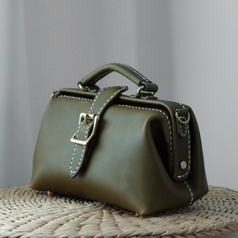 [Tangent Party] The most cinematic horizontal version of the doctor bag olive green - กระเป๋าเอกสาร - หนังแท้ สีเขียว