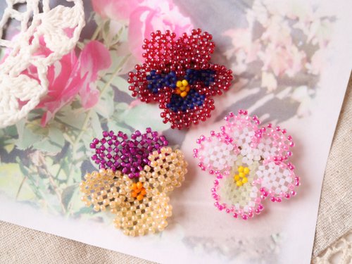 Heart Bouquet パンジーのブローチ レッド系 繊細 レース ビオラ 菫 すみれ 三色菫 三色すみれ 赤 オレンジ ピンク かわいい