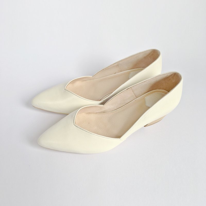 Classic Girl Series No.1  BECKY / Morning Glory - Beige leather - low-heeled pu - High Heels - Genuine Leather Multicolor