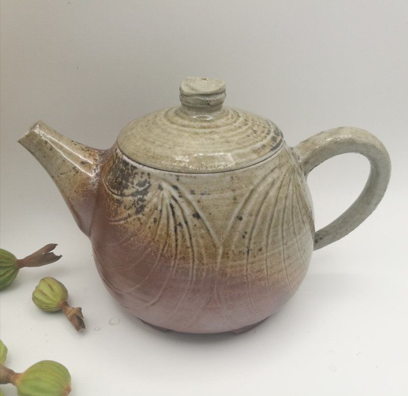 hand-thrown/wood-fired/teapot/natural ash glaze/flame marks/ideal gift/keepsake - Teapots & Teacups - Pottery Gold