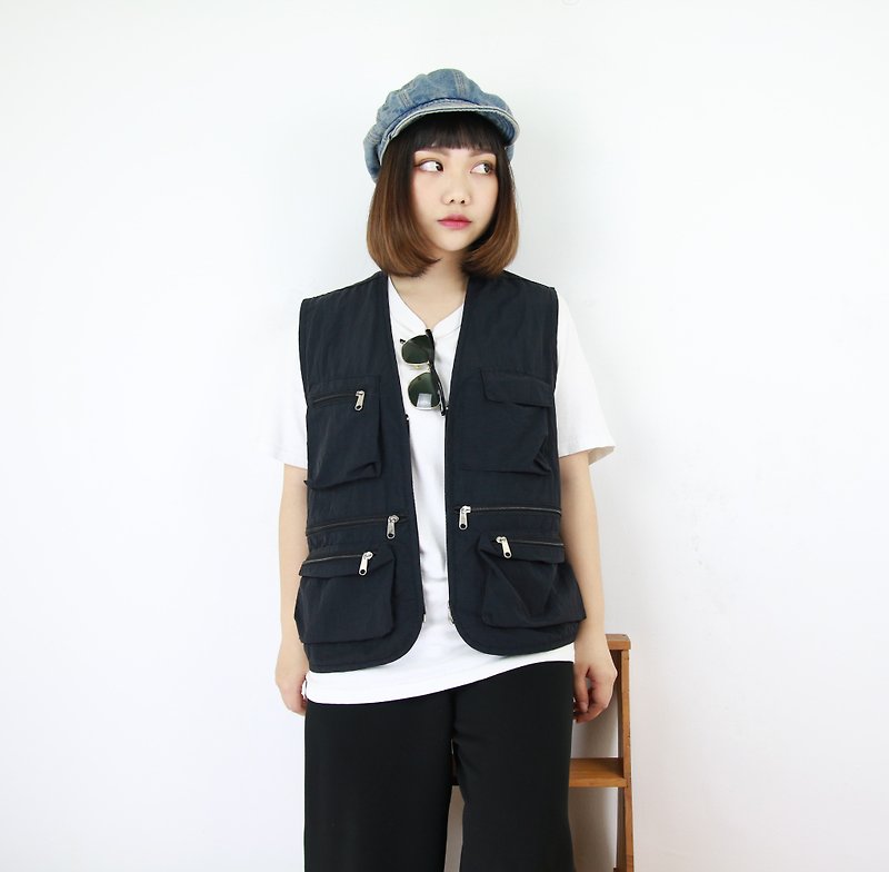 Back to Green Fisherman's vest is black and/or both men and women can wear vintage F-07 - เสื้อกั๊กผู้ชาย - เส้นใยสังเคราะห์ 