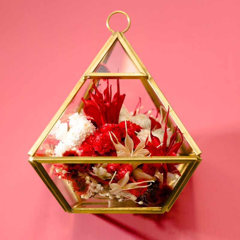 The blessing of the pyramid - Items for Display - Glass Gold