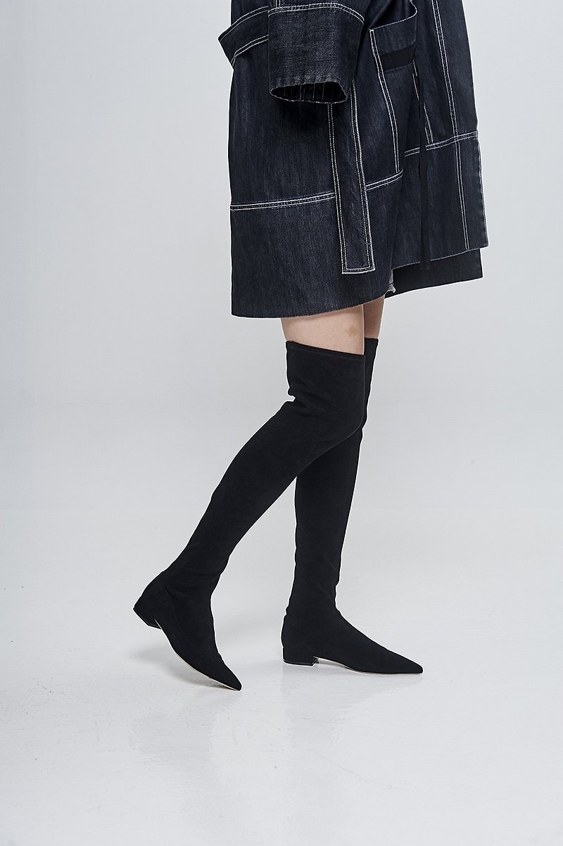 Pointed flat bottom boots black - รองเท้าบูทยาวผู้หญิง - หนังแท้ สีดำ