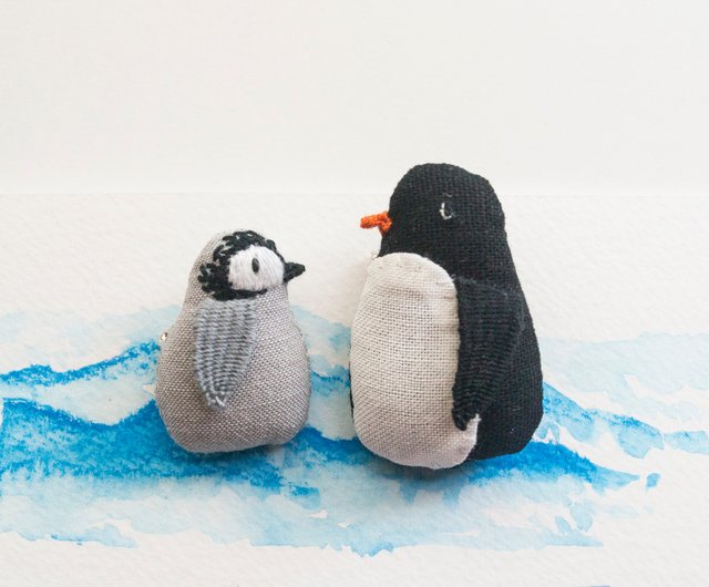 企鵝胸針 ペンギン親子のミニ手刺繍ブローチピン - ショップ Momshoo